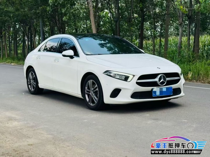 20年奔驰A轿车抵押车出售