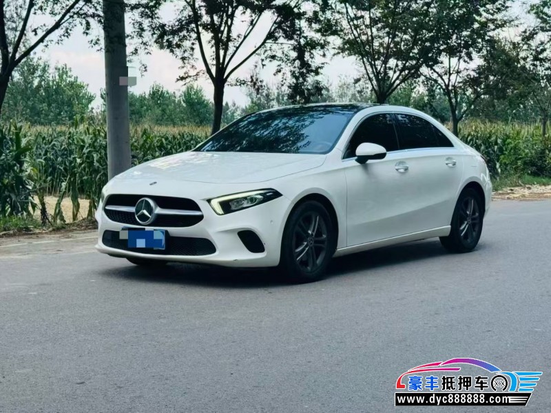 20年奔驰A轿车抵押车出售