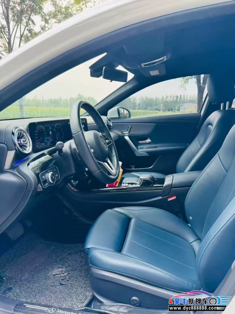 20年奔驰A轿车抵押车出售