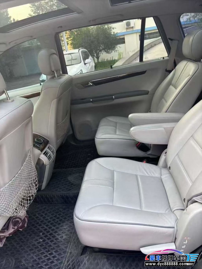 12年奔驰RMPV抵押车出售