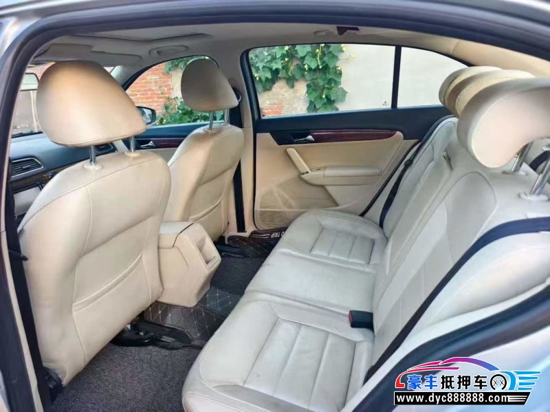 14年大众朗逸轿车抵押车出售