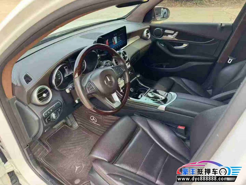 18年奔驰GLC轿车抵押车出售