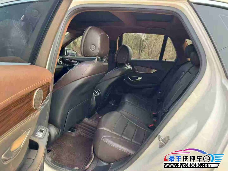 18年奔驰GLC轿车抵押车出售