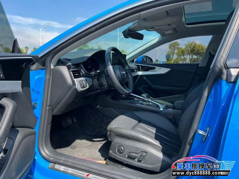 22年奥迪A5轿车抵押车出售