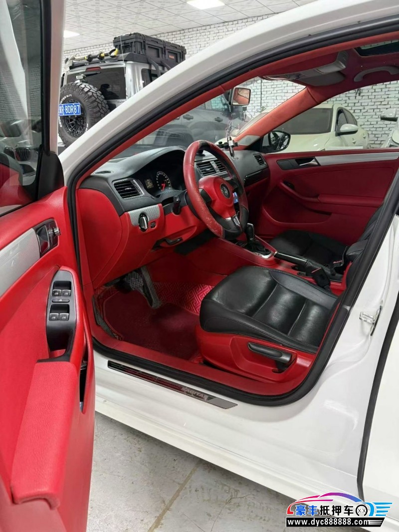 13年大众速腾轿车抵押车出售