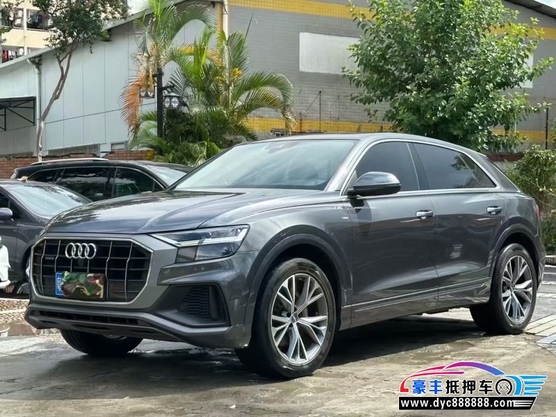 21年奥迪Q8轿车抵押车出售