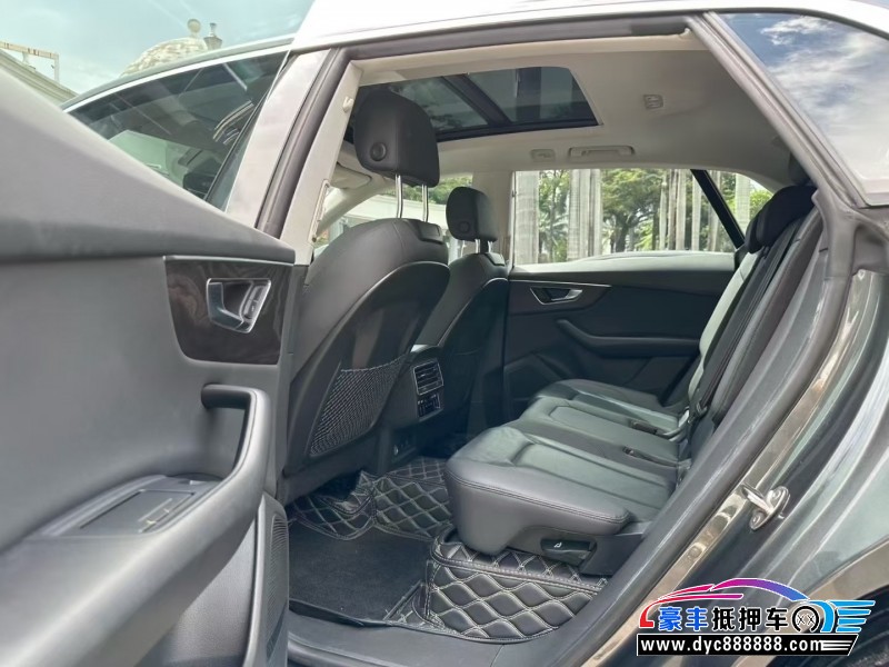 21年奥迪Q8轿车抵押车出售