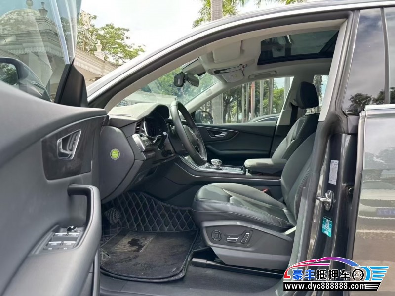 21年奥迪Q8轿车抵押车出售