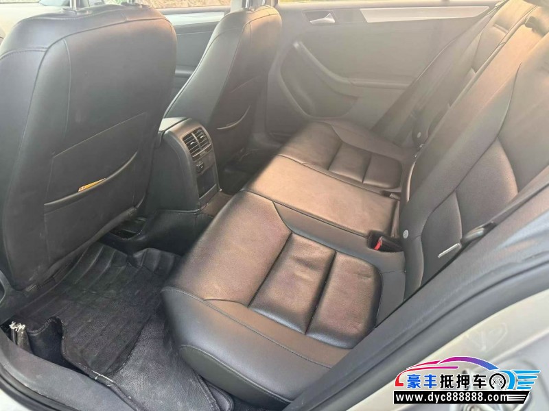 15年大众速腾轿车抵押车出售