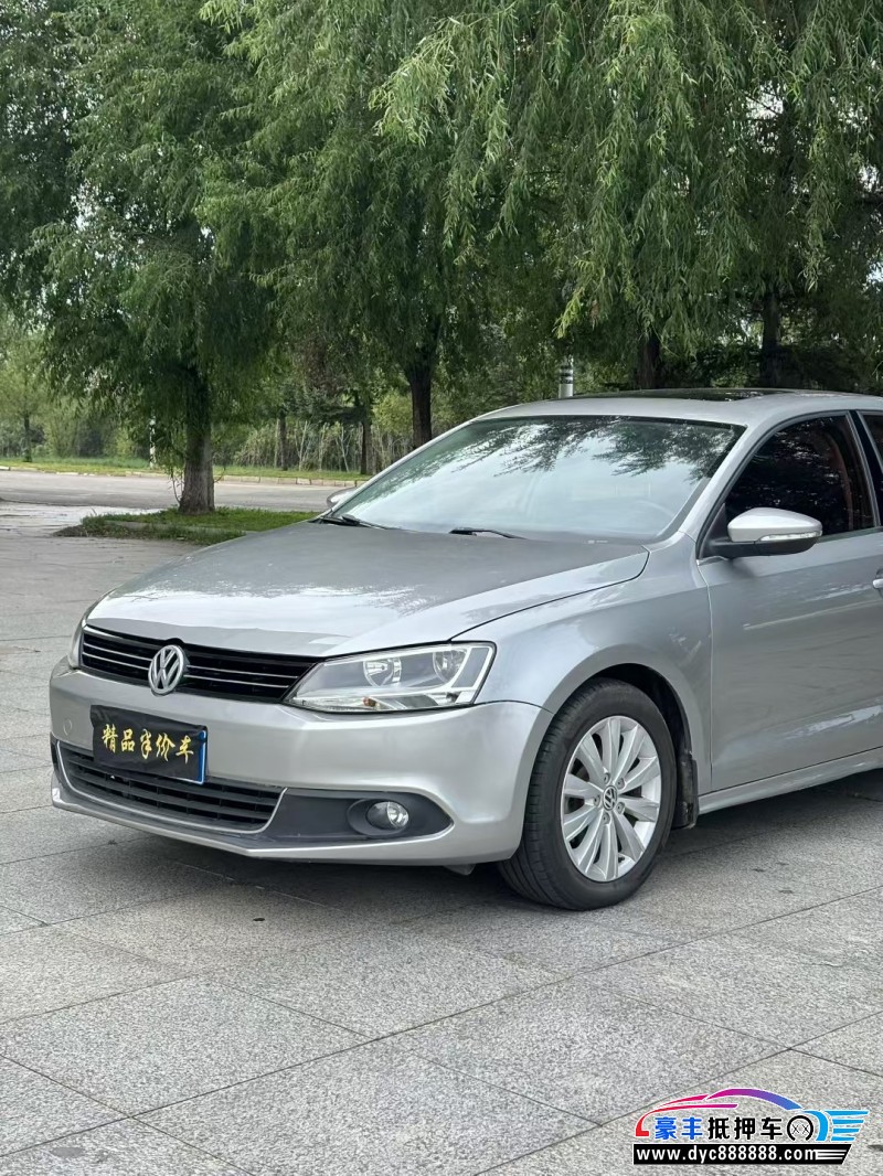 14年大众速腾轿车抵押车出售