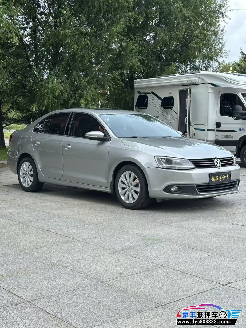 14年大众速腾轿车抵押车出售