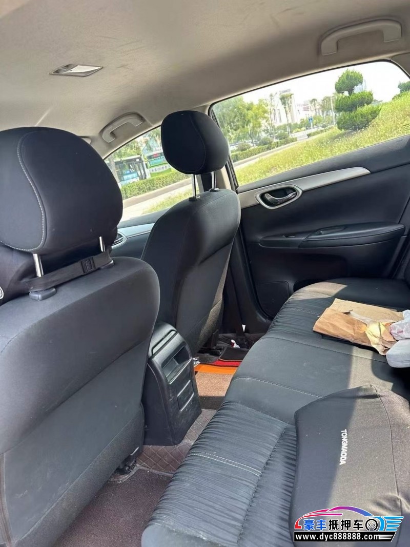 20年日产轩逸轿车抵押车出售