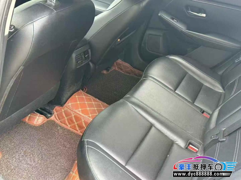 20年日产轩逸轿车抵押车出售