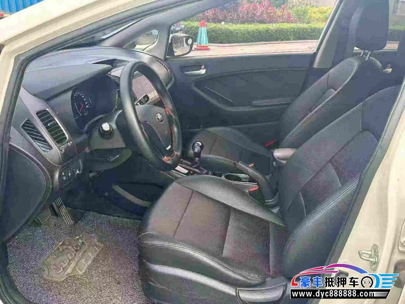 18年起亚K3轿车抵押车出售