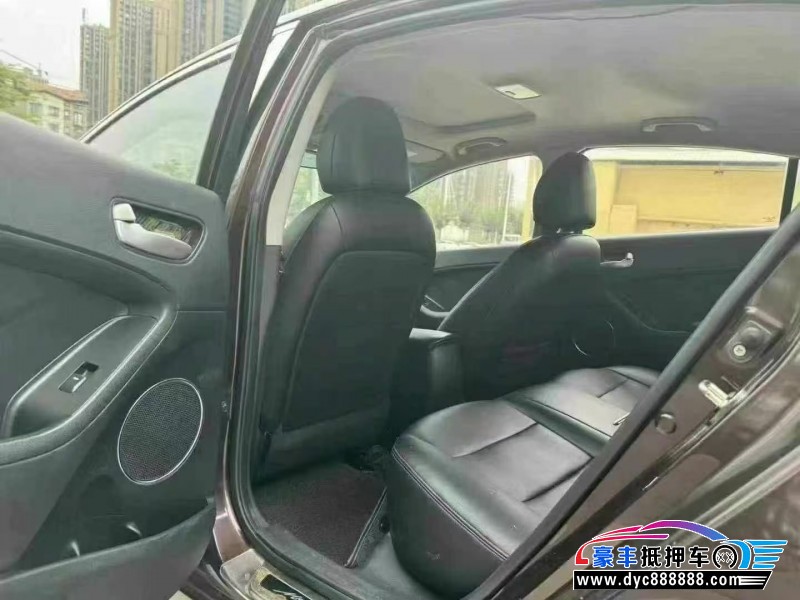 17年起亚K3轿车抵押车出售