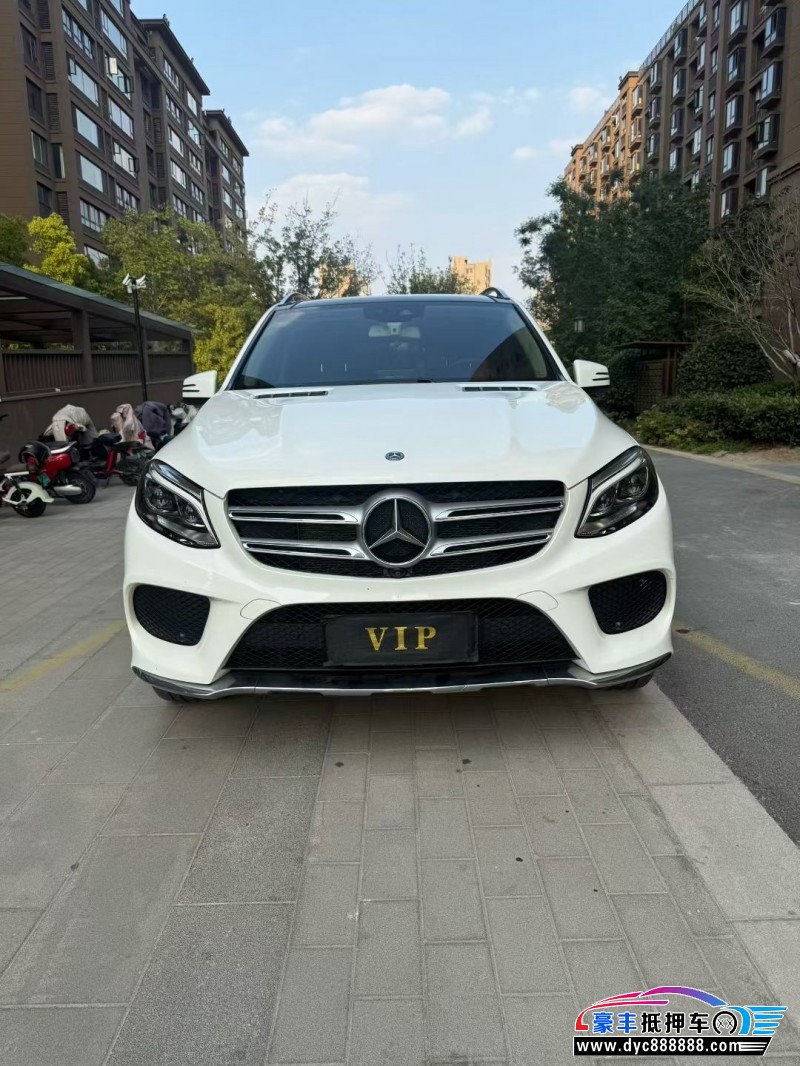 18年奔驰GL轿车抵押车出售