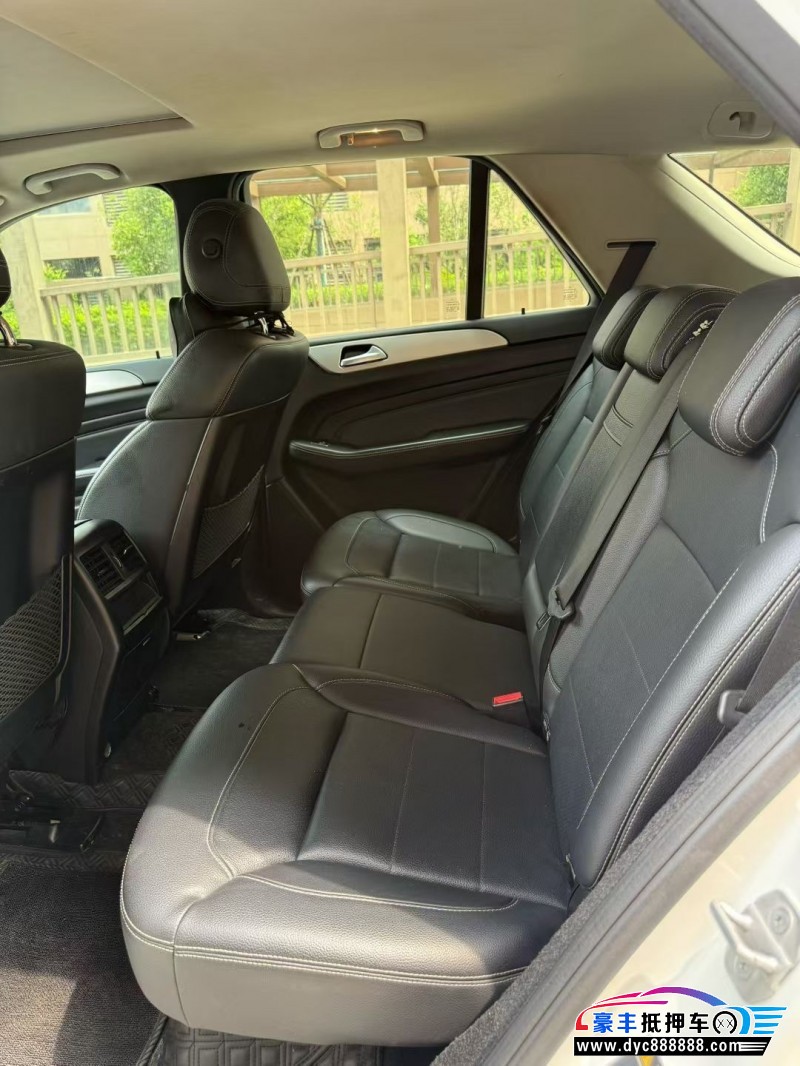 15年奔驰ML轿车抵押车出售