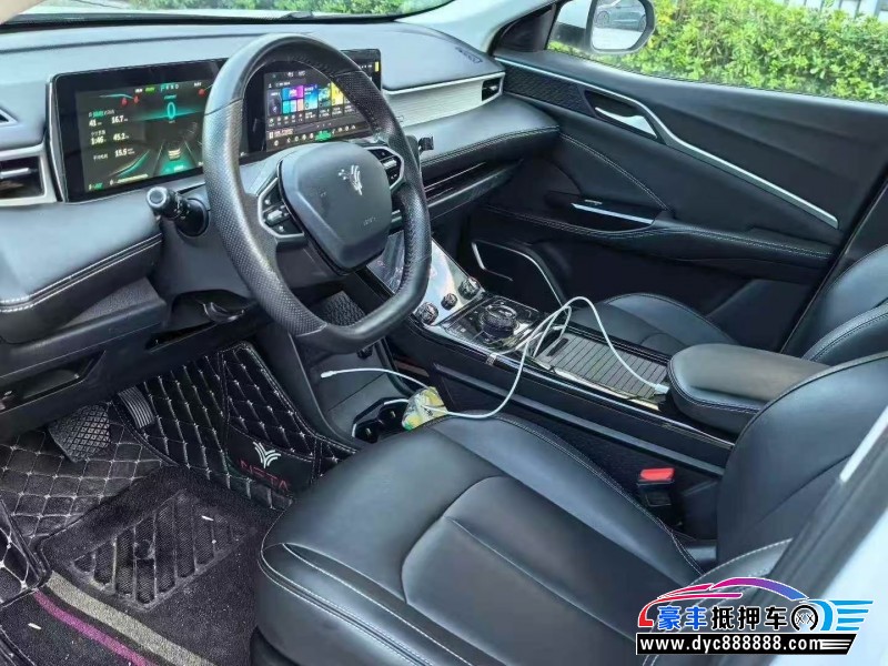 23年哪吒u-ll400轿车抵押车出售