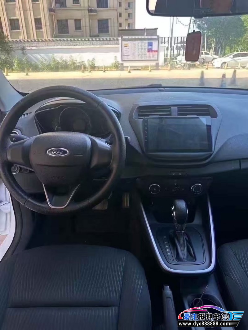 20年福特福睿斯轿车抵押车出售