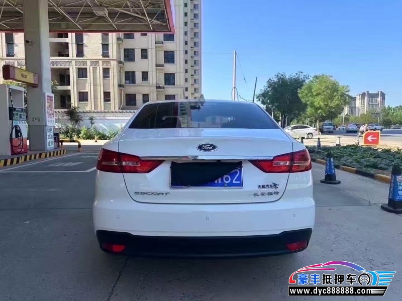 20年福特福睿斯轿车抵押车出售