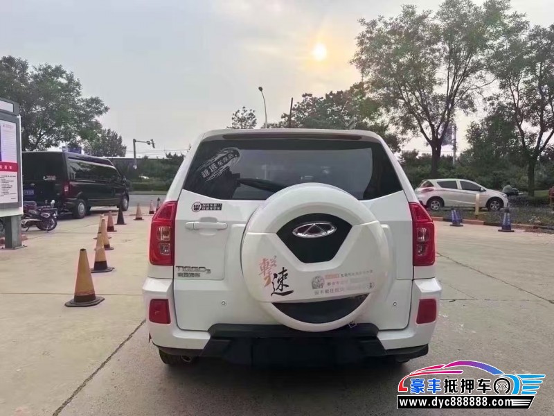 16年奇瑞瑞虎3轿车抵押车出售