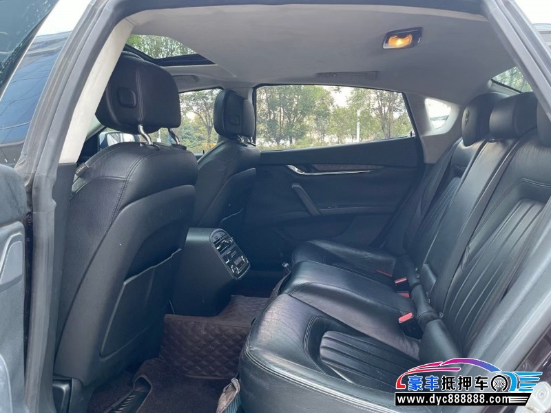 15年玛莎拉蒂总裁轿车抵押车出售