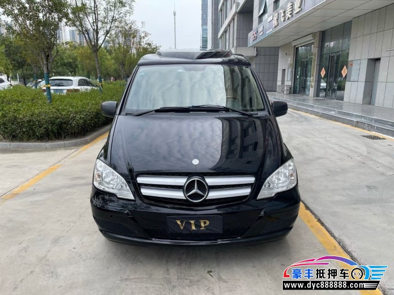 13年奔驰威霆轿车抵押车出售