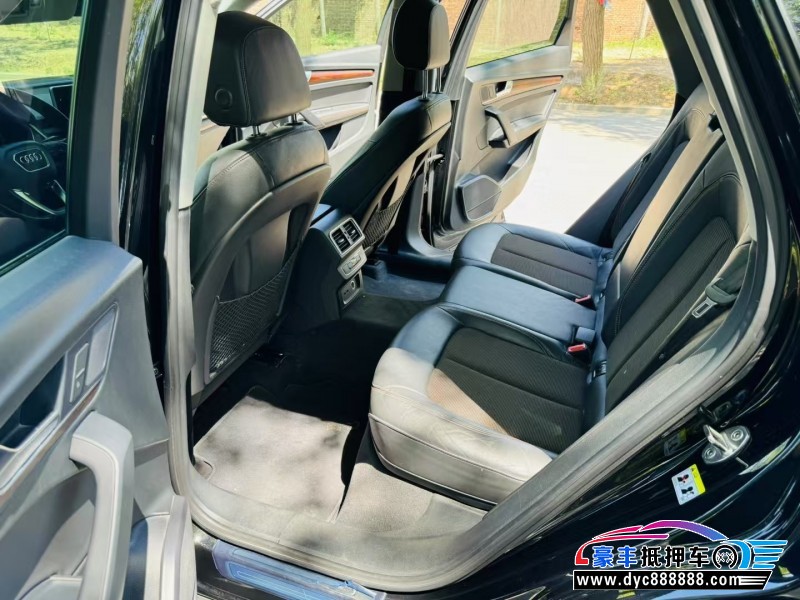 19年奥迪Q5轿车抵押车出售