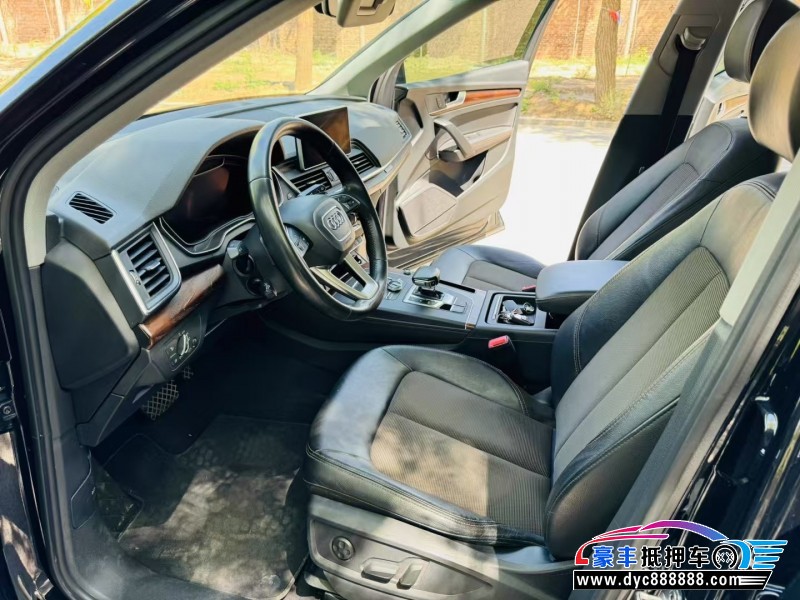 19年奥迪Q5轿车抵押车出售