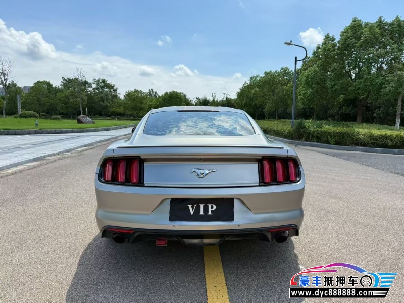 17年福特野马轿车抵押车出售