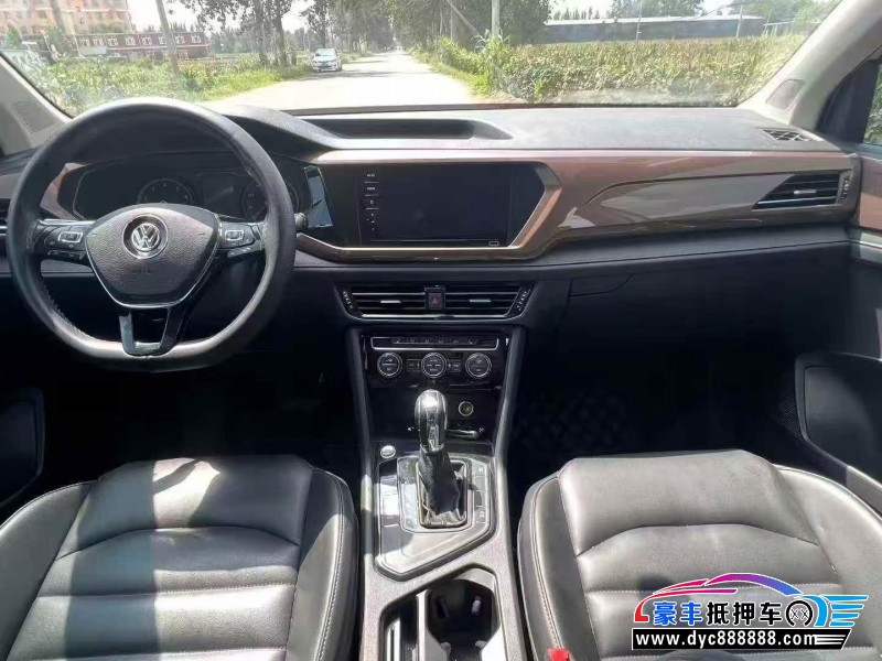 20年大众途岳轿车抵押车出售