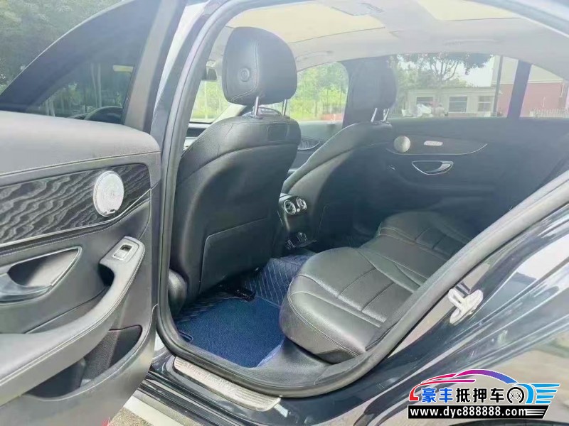 18年奔驰C轿车抵押车出售