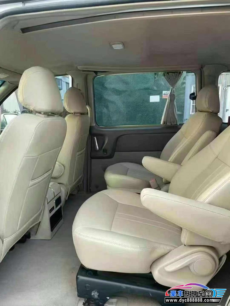 13年别克GL8轿车抵押车出售