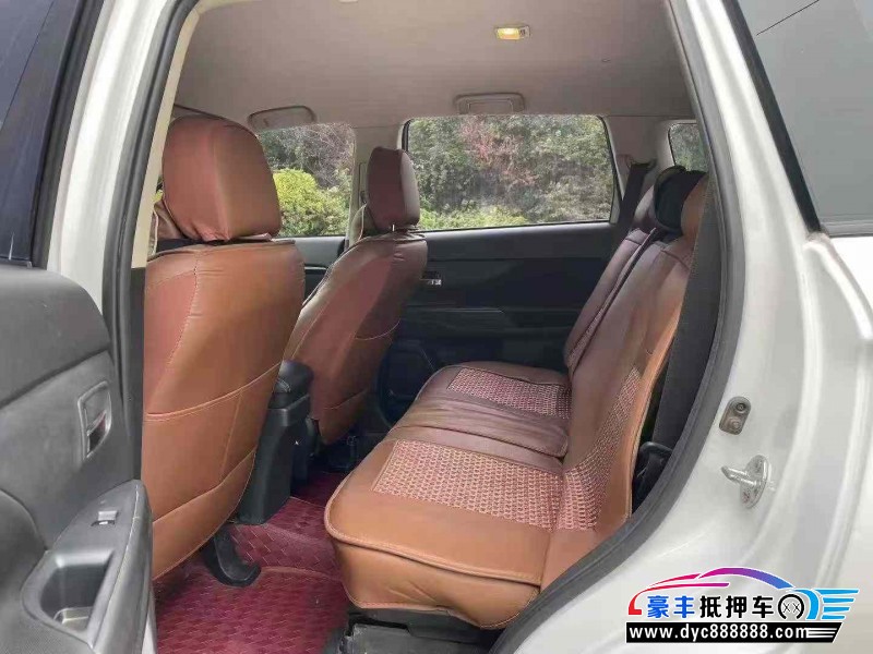 22年三菱欧蓝德轿车抵押车出售