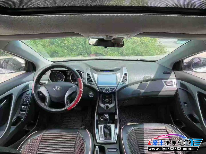 15年现代朗动轿车抵押车出售