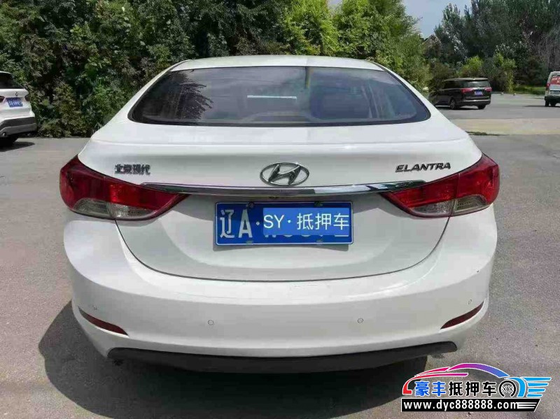 15年现代朗动轿车抵押车出售