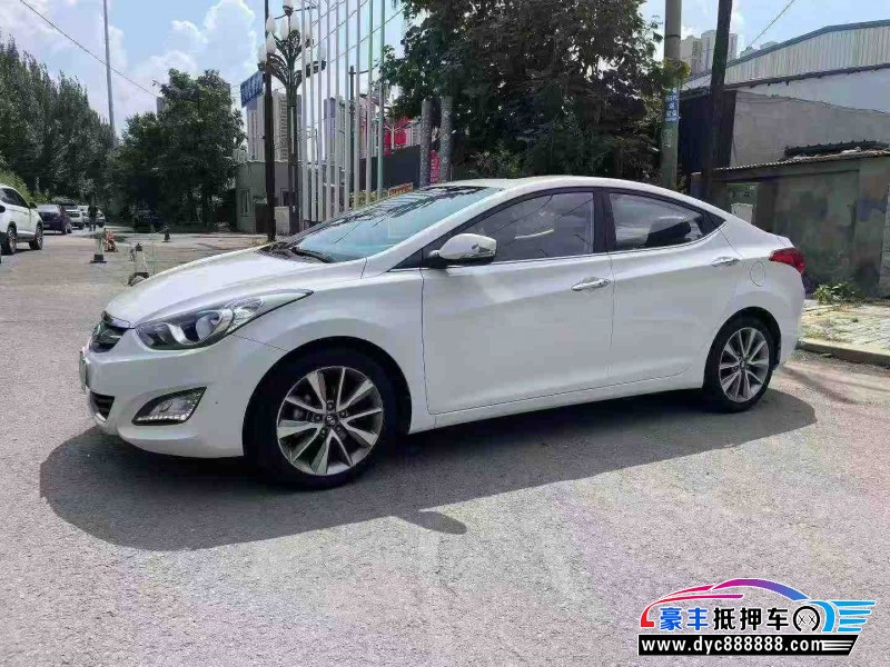 15年现代朗动轿车抵押车出售