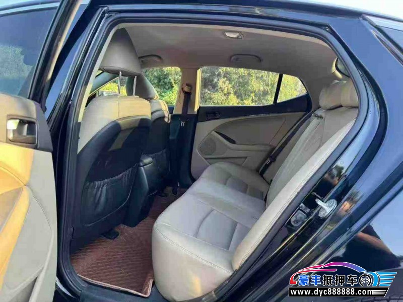 19年起亚K5轿车抵押车出售