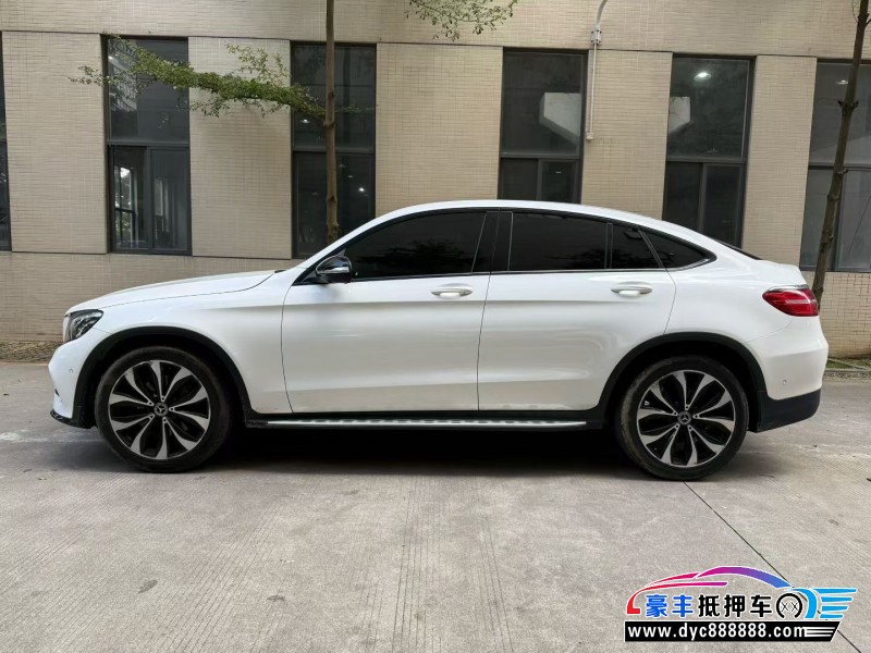 19年奔驰GLC轿车抵押车出售