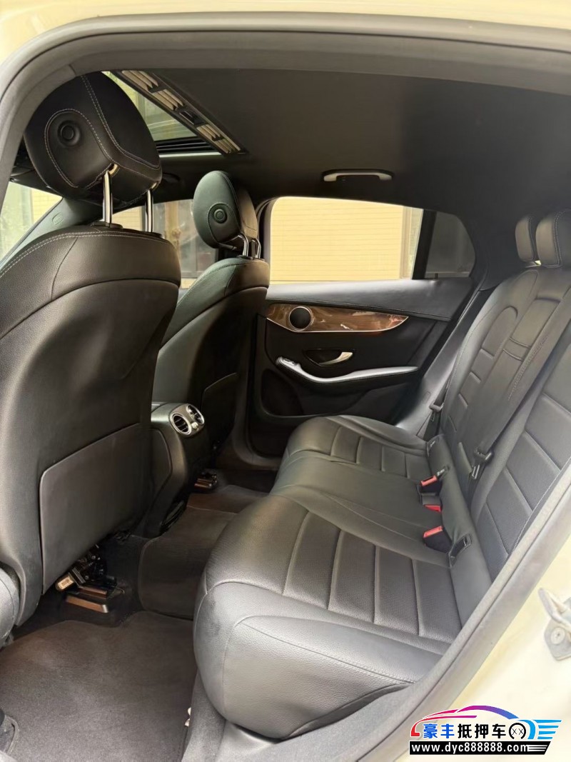 19年奔驰GLC轿车抵押车出售