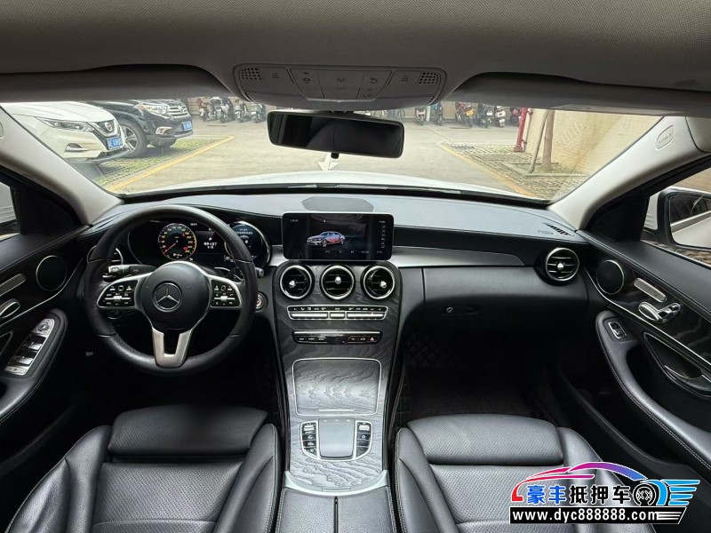 19年奔驰C轿车抵押车出售