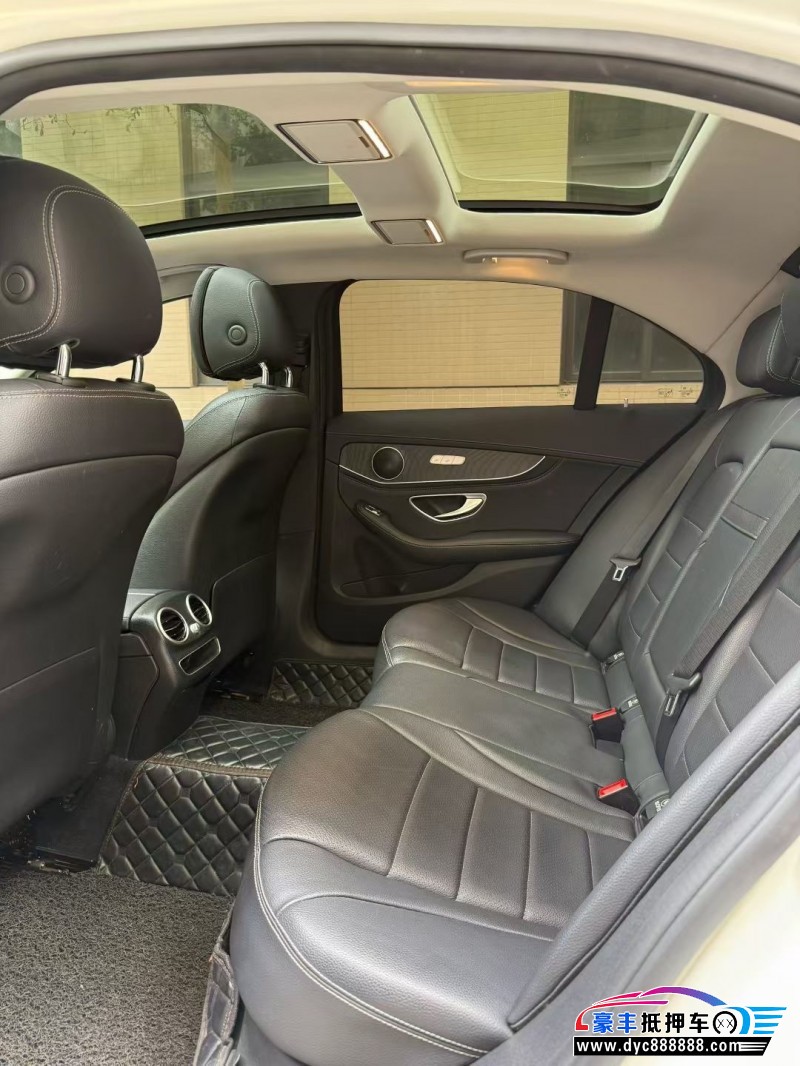 19年奔驰C轿车抵押车出售