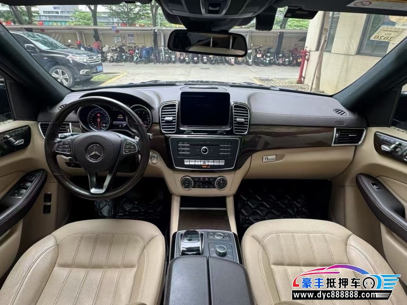 18年奔驰GLS轿车抵押车出售