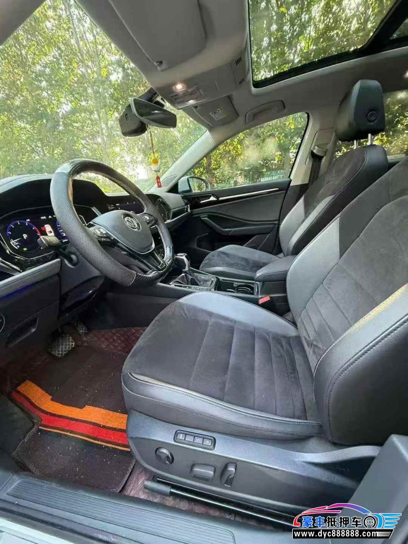 22年大众速腾轿车抵押车出售