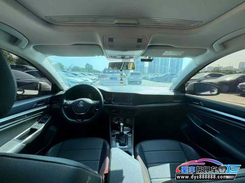 25年大众探影轿车抵押车出售