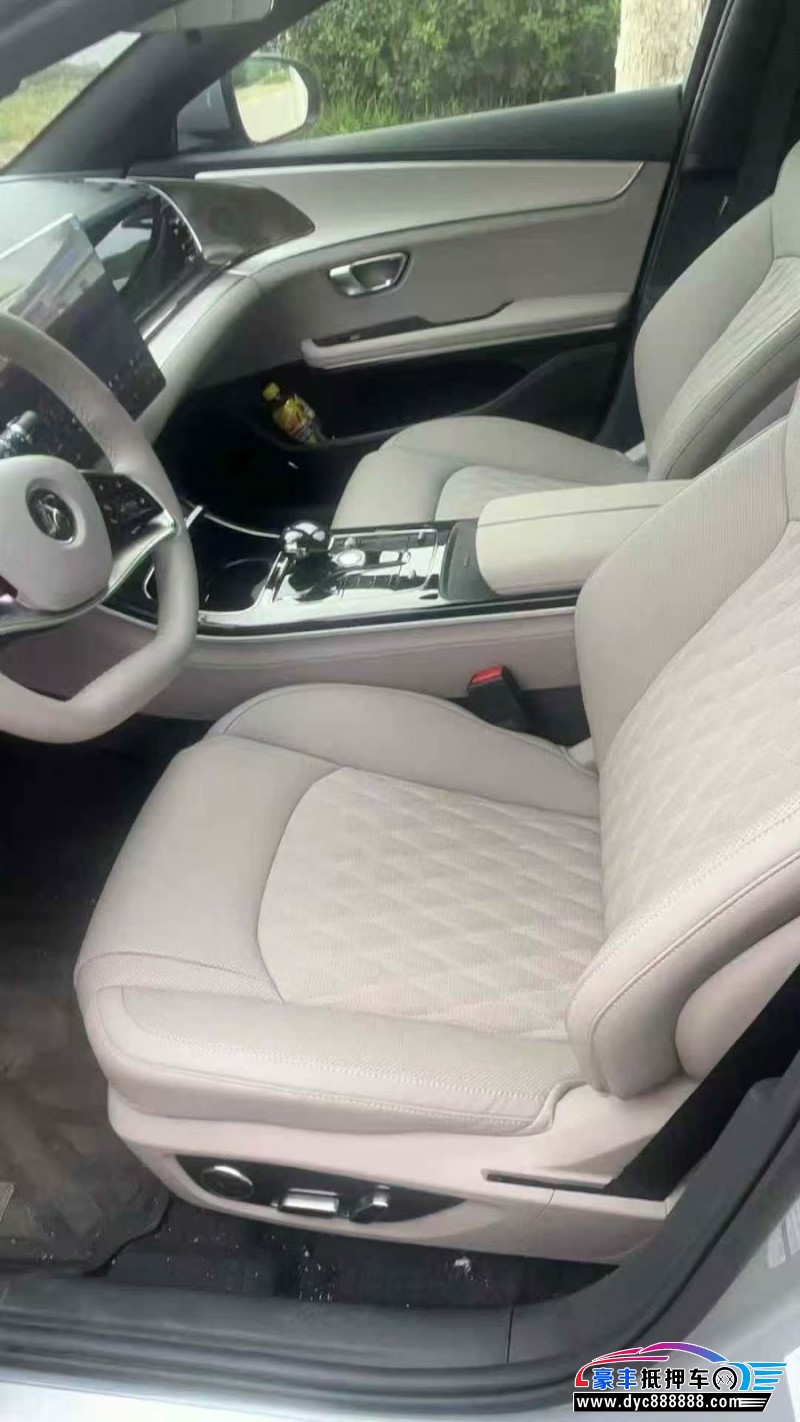 25年比亚迪汉轿车抵押车出售