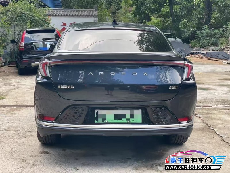 23年极狐阿尔法S轿车抵押车出售