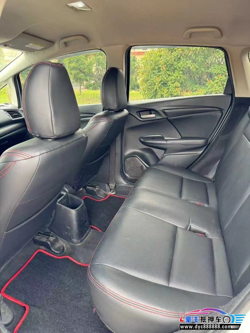 15年本田飞度轿车抵押车出售