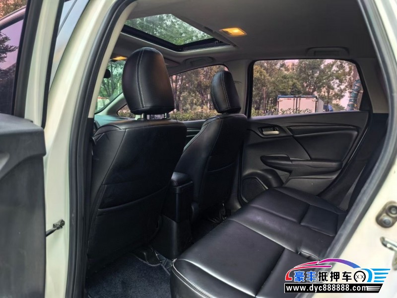 17年本田飞度轿车抵押车出售