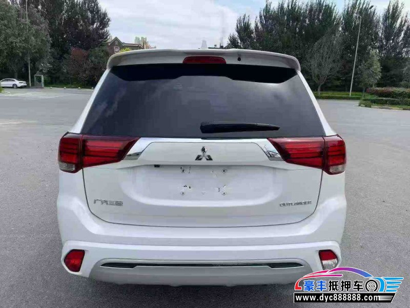 22年三菱欧蓝德轿车抵押车出售